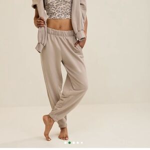 Aerie Women's Beige Jogger Pants Jet Setter - size M